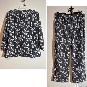 Mayfair NWT Women's Size 1XL Pajama Set Gray Floral Long Sleeve Fleece Top/Pants